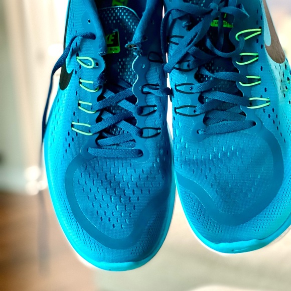 Men’s Nike Shoes Blue used size 11 - Picture 2 of 4